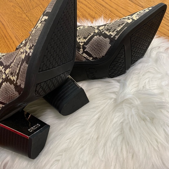 Circus woman’s cal cashmere snake print boot 6M - Picture 4 of 9